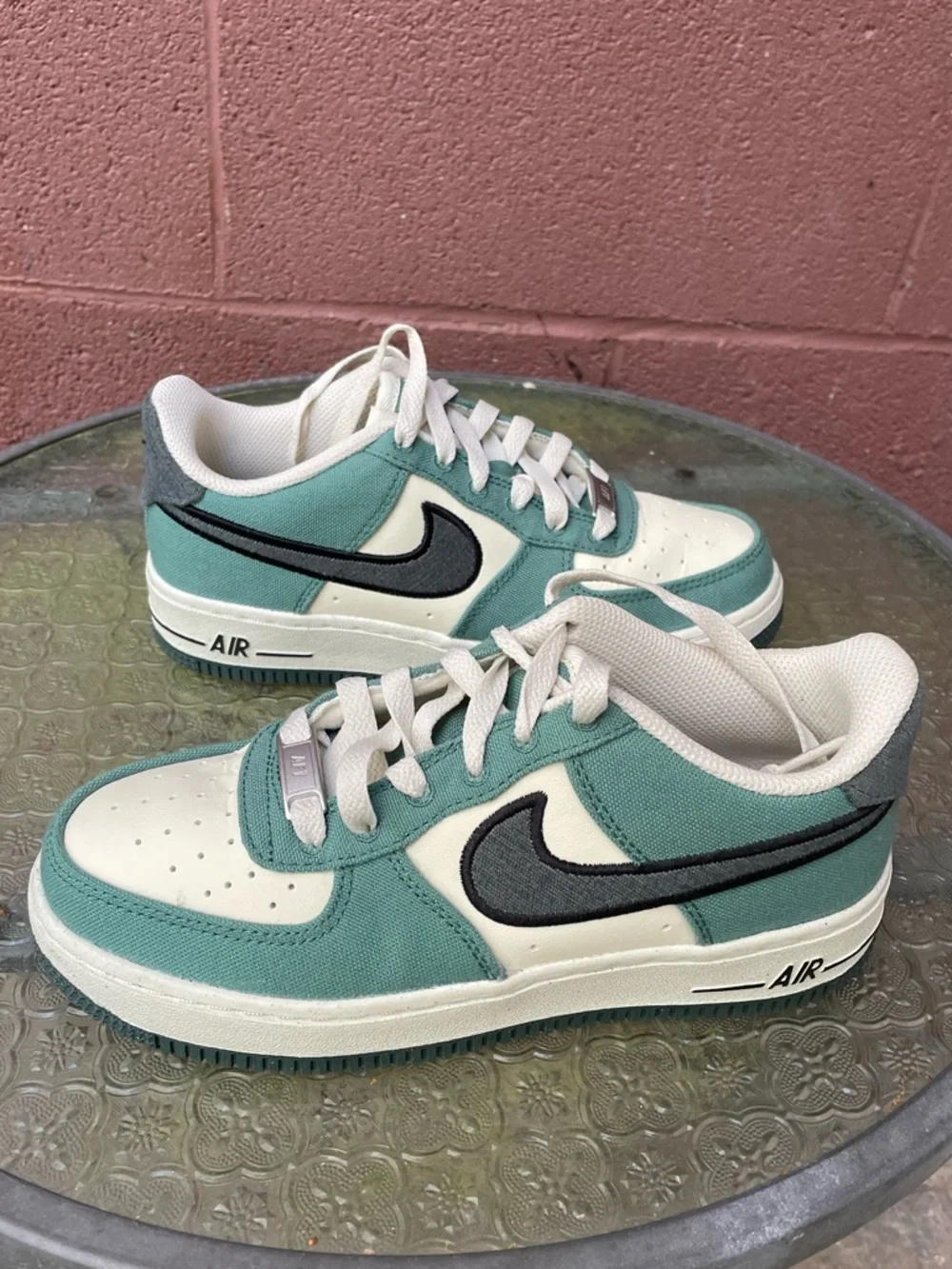 Nike Air Force 1 LV8 Shoes Size 3.5 Youth - Picture 1 of 15